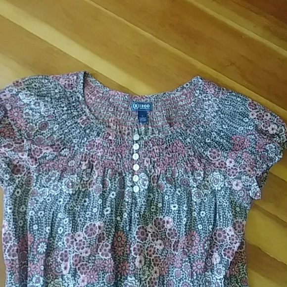NWOT- cute shirt w/ flowers - Picture 3 of 4